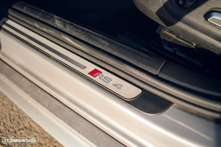 Audi RS4 Avant 4.2 FSi quattro S tronic 18