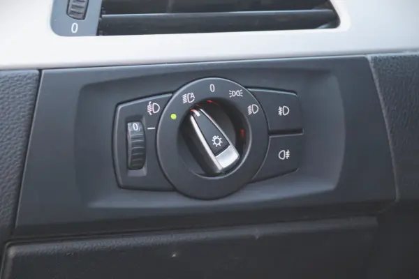 BMW 318 d Sport Line 6