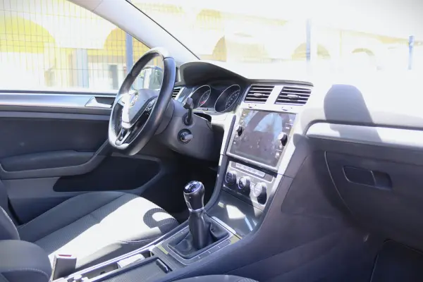 Volkswagen Golf 1.0 TSI Life 22