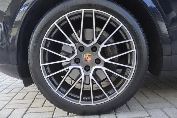 Porsche Cayenne E-Hybrid 11