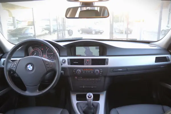 BMW 318 d Sport Line 4