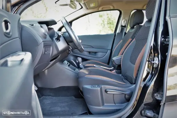 Renault Captur 1.2 TCe Initiale Paris EDC 12