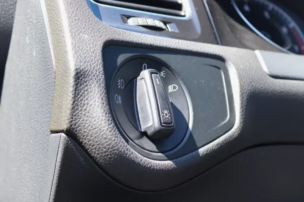 Volkswagen Golf 1.0 TSI Life 17