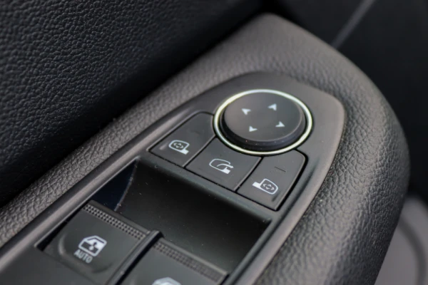 Renault Clio 1.0 TCe Intens Bi-Fuel 12