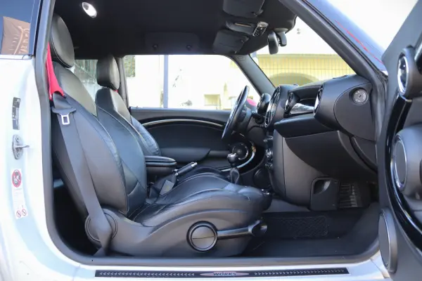 MINI 3 Portas John Cooper Works 23