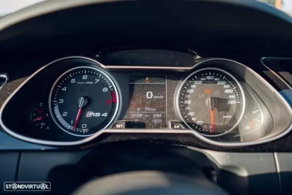 Audi RS4 Avant 4.2 FSi quattro S tronic 25