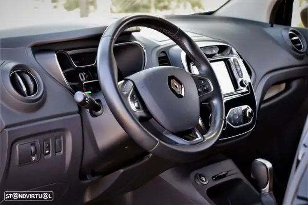 Renault Captur 1.2 TCe Initiale Paris EDC 11