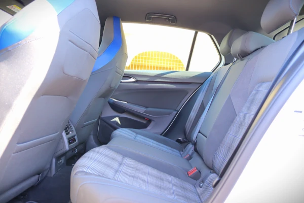Volkswagen Golf 1.4 TSI GTE+ DSG 31