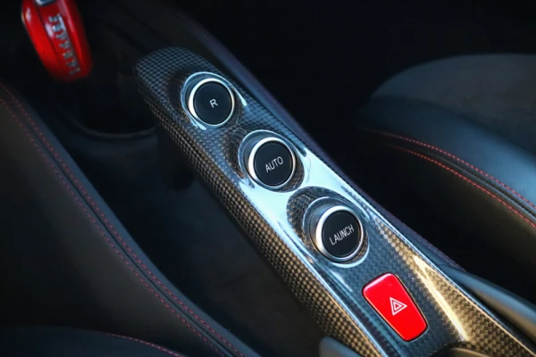 Ferrari F8 Tributo Standard 32