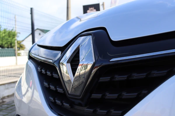 Renault Clio 1.0 TCe Intens Bi-Fuel 24