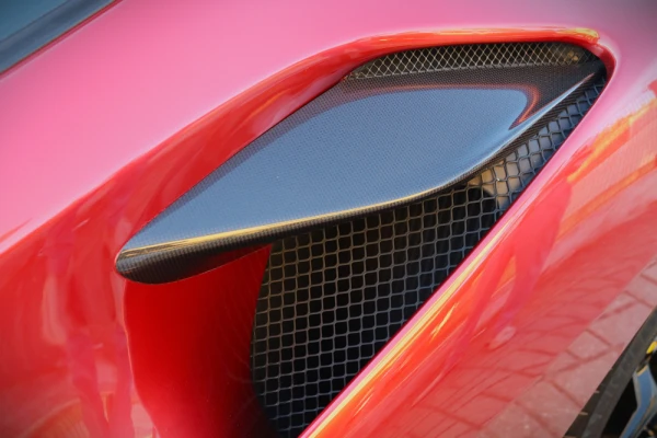 Ferrari F8 Tributo Standard 13