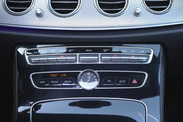 Mercedes-Benz E 220 d AMG Line 20