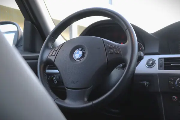 BMW 318 d Sport Line 27