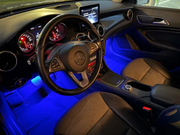 Mercedes-Benz CLA 180 d 7G-DCT AMG Line 7