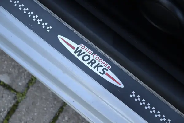 MINI 3 Portas John Cooper Works 14