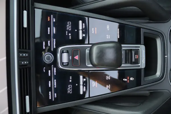 Porsche Cayenne E-Hybrid 27