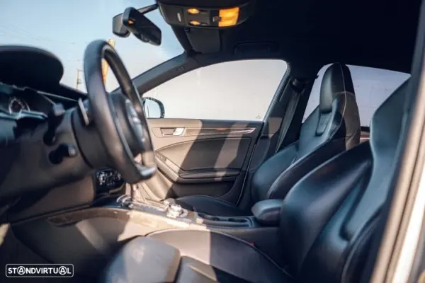 Audi RS4 Avant 4.2 FSi quattro S tronic 20