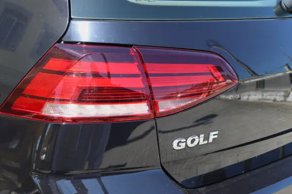 Volkswagen Golf 1.0 TSI Life 12