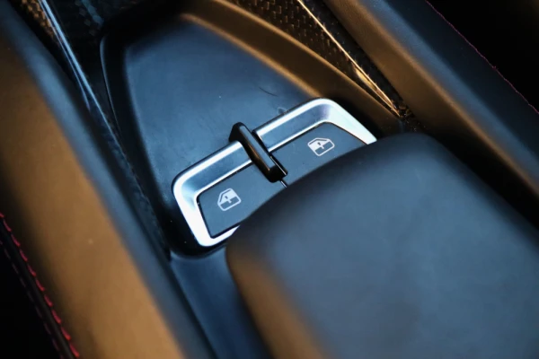 Ferrari F8 Tributo Standard 33