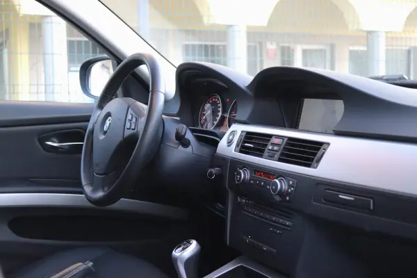 BMW 318 d Sport Line 22