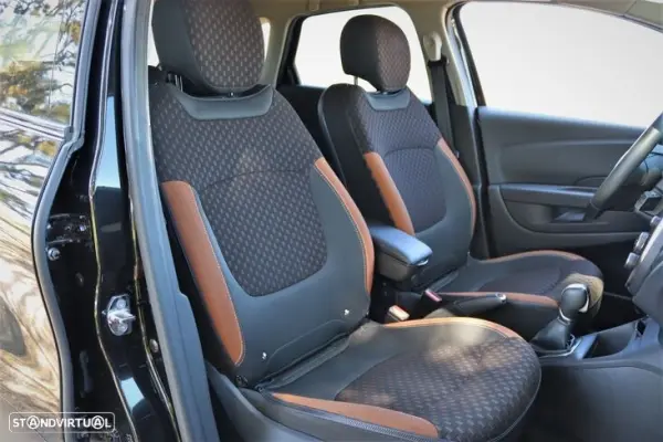 Renault Captur 1.2 TCe Initiale Paris EDC 19