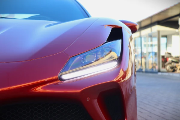 Ferrari F8 Tributo Standard 12