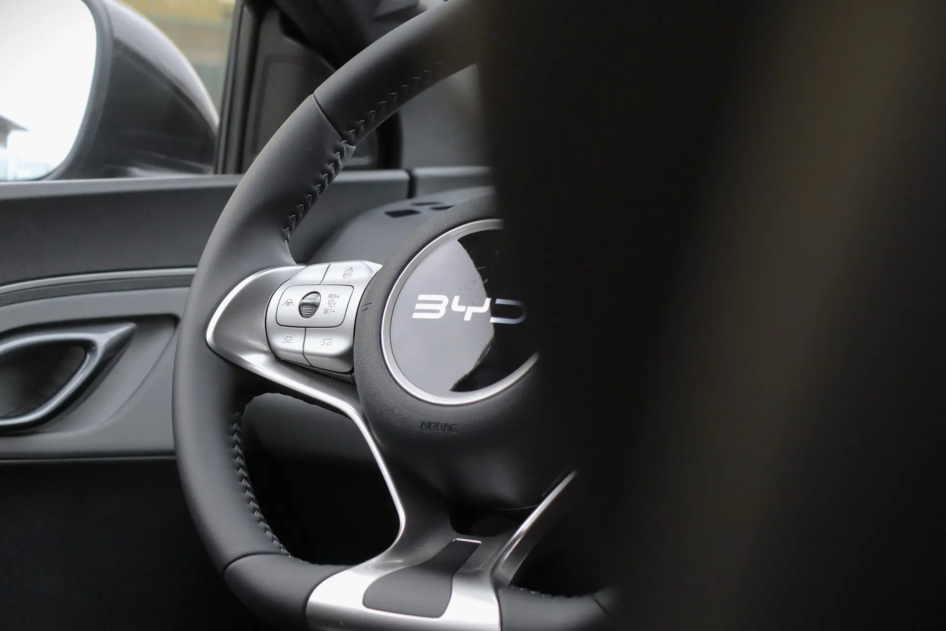 BYD Dolphin Surf 30 kWh Active 8