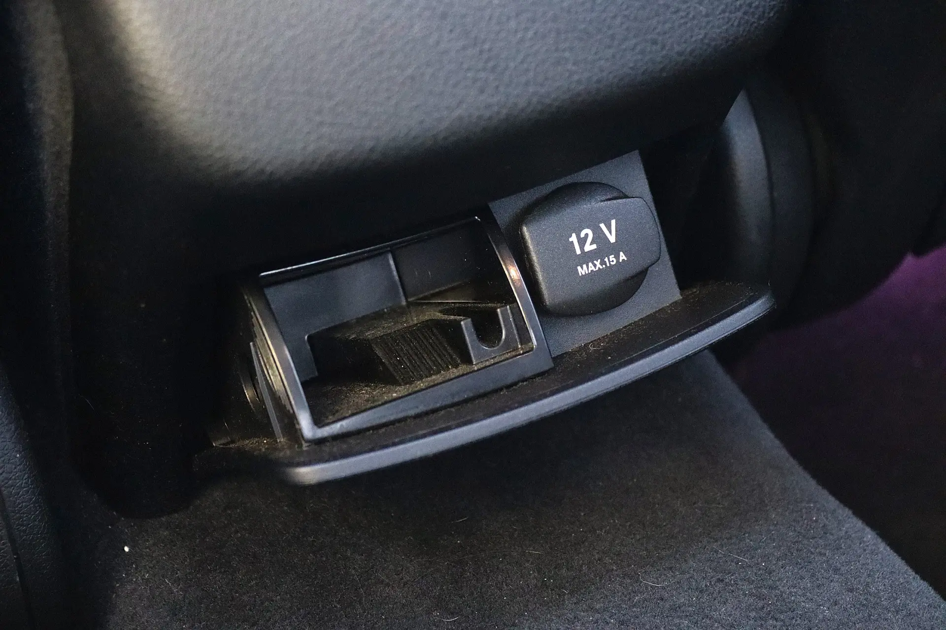 Mercedes-Benz E 220 d AMG Line 28