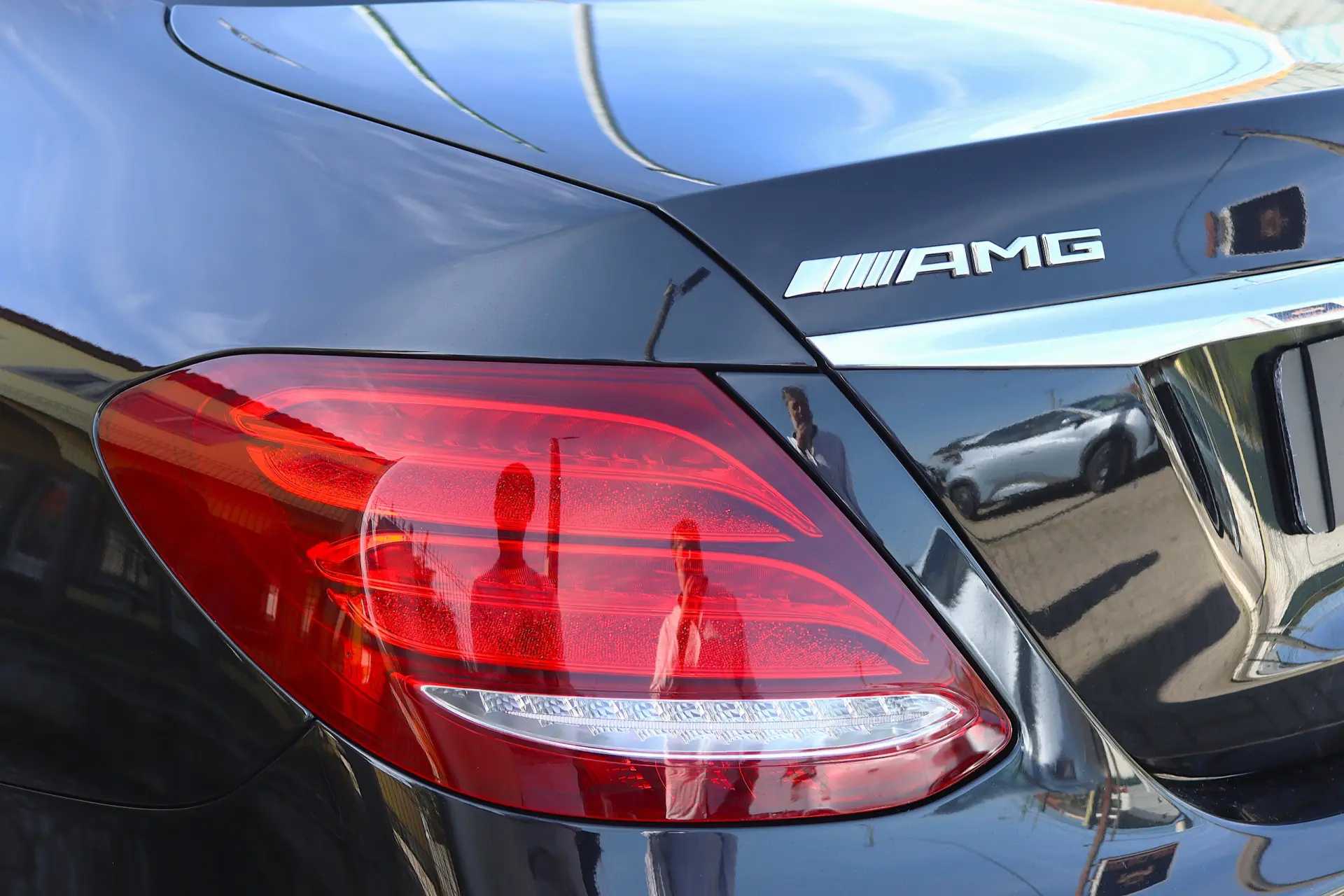 Mercedes-Benz E 220 d AMG Line 12