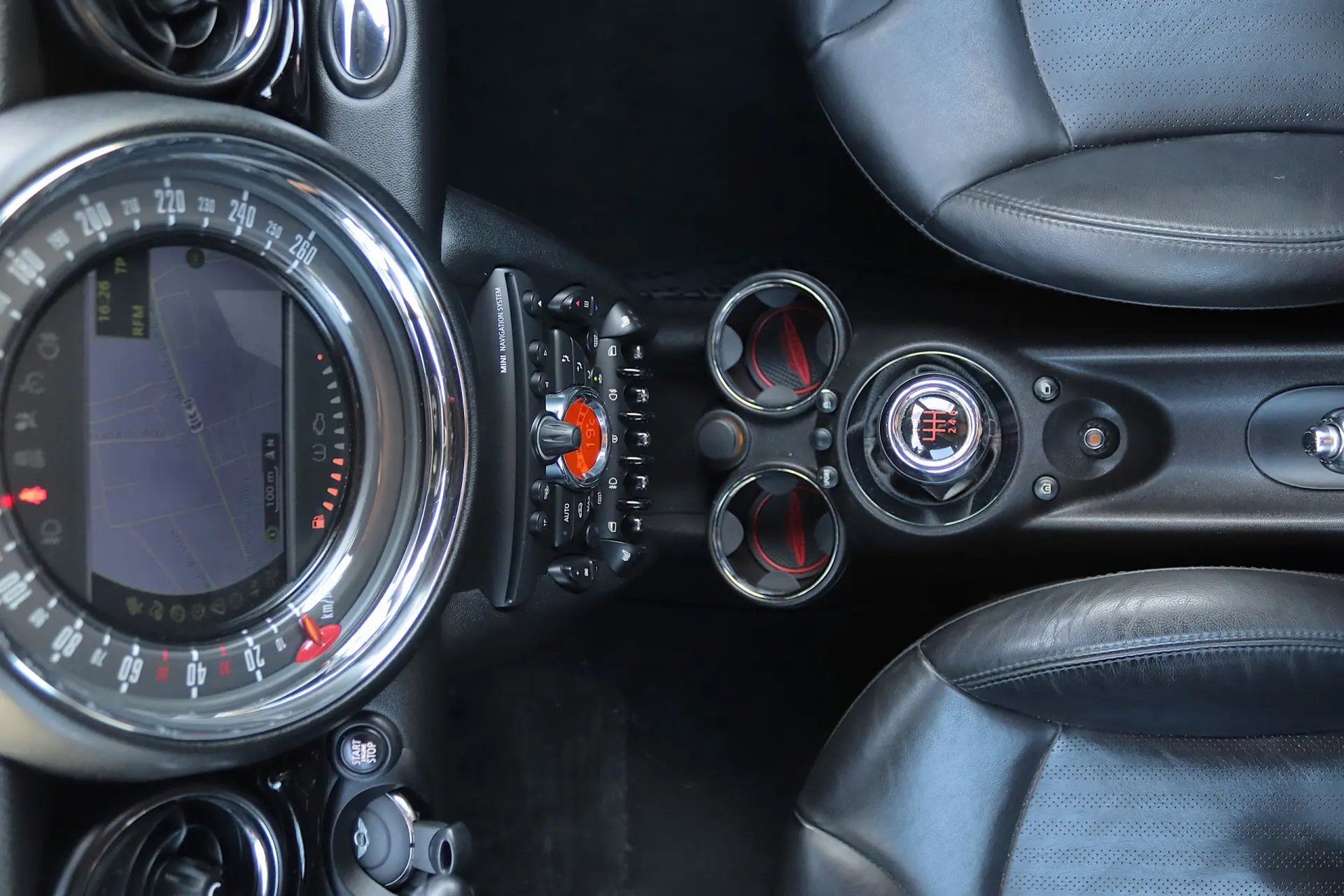 MINI 3 Portas John Cooper Works 19