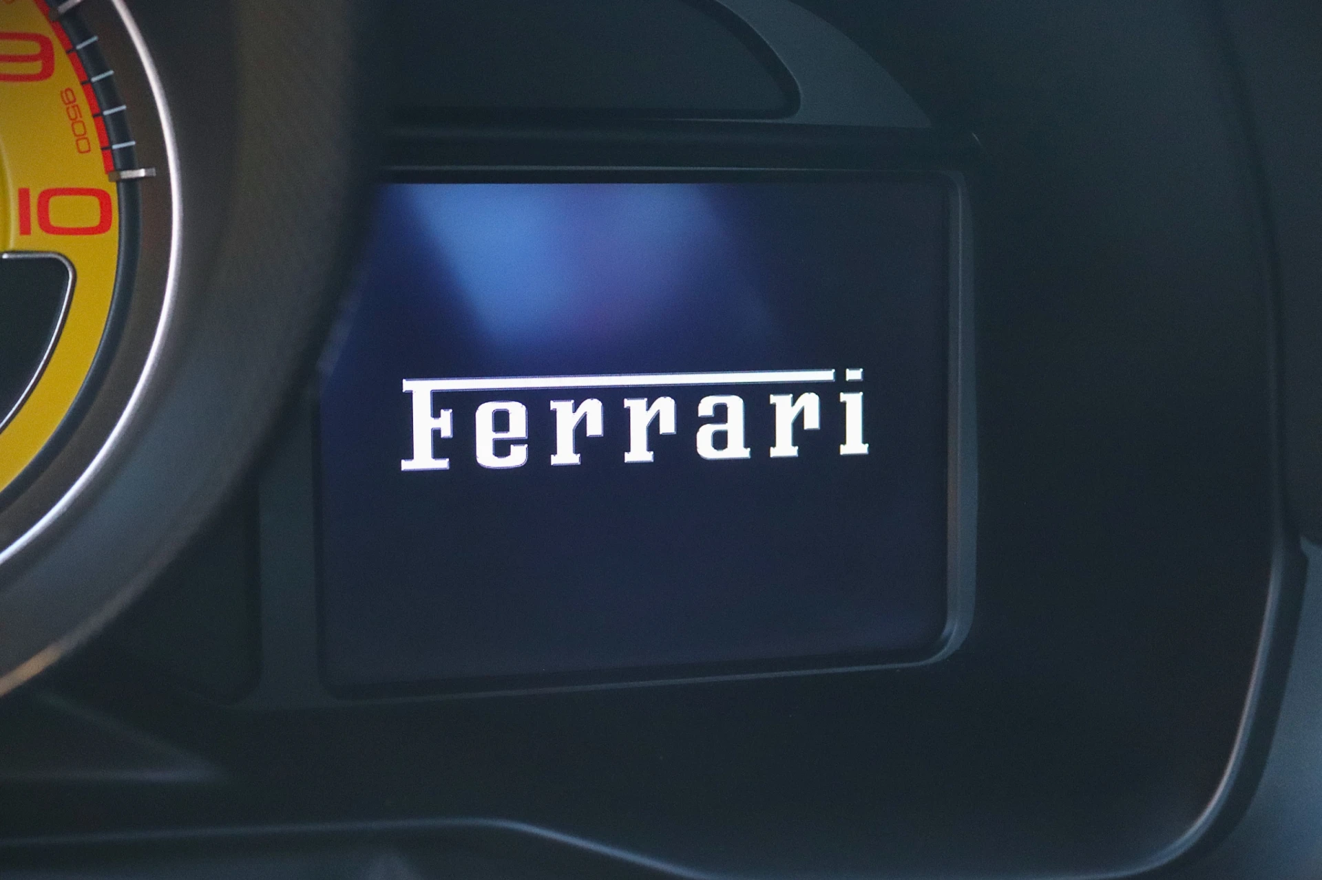 Ferrari F8 Tributo Standard 27