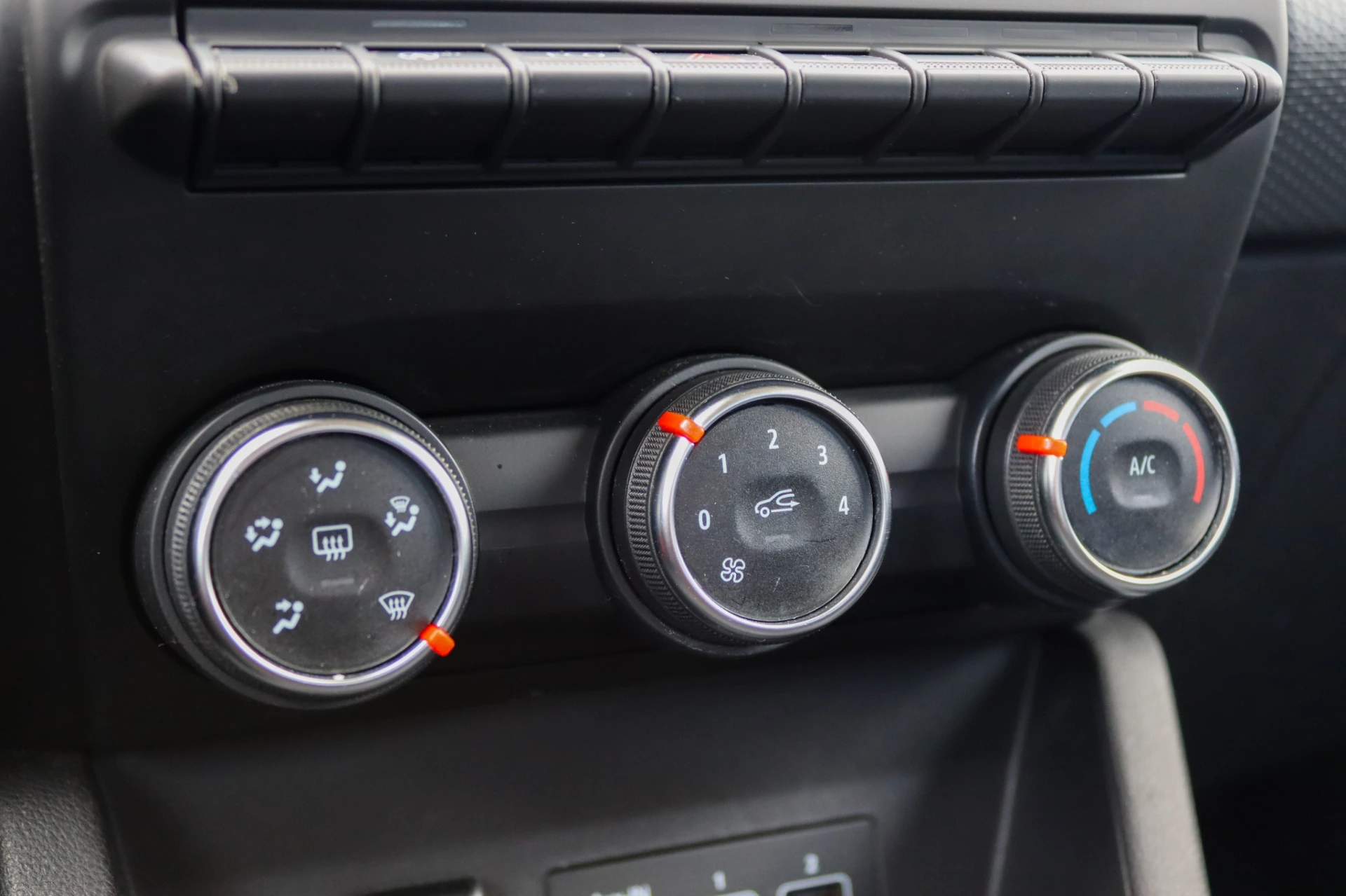 Renault Clio 1.0 TCe Intens Bi-Fuel 17