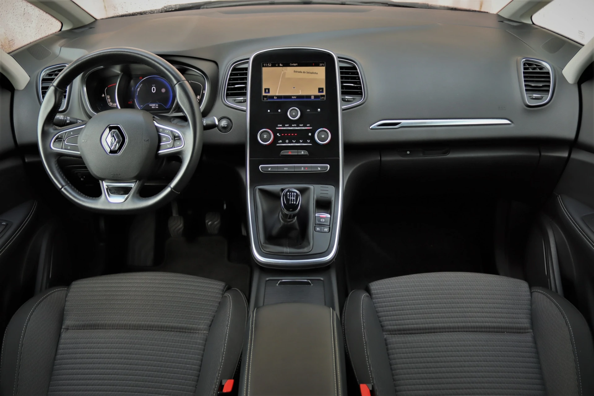 Renault Grand Scénic 1.5 dCi Dynamique S 7L 19