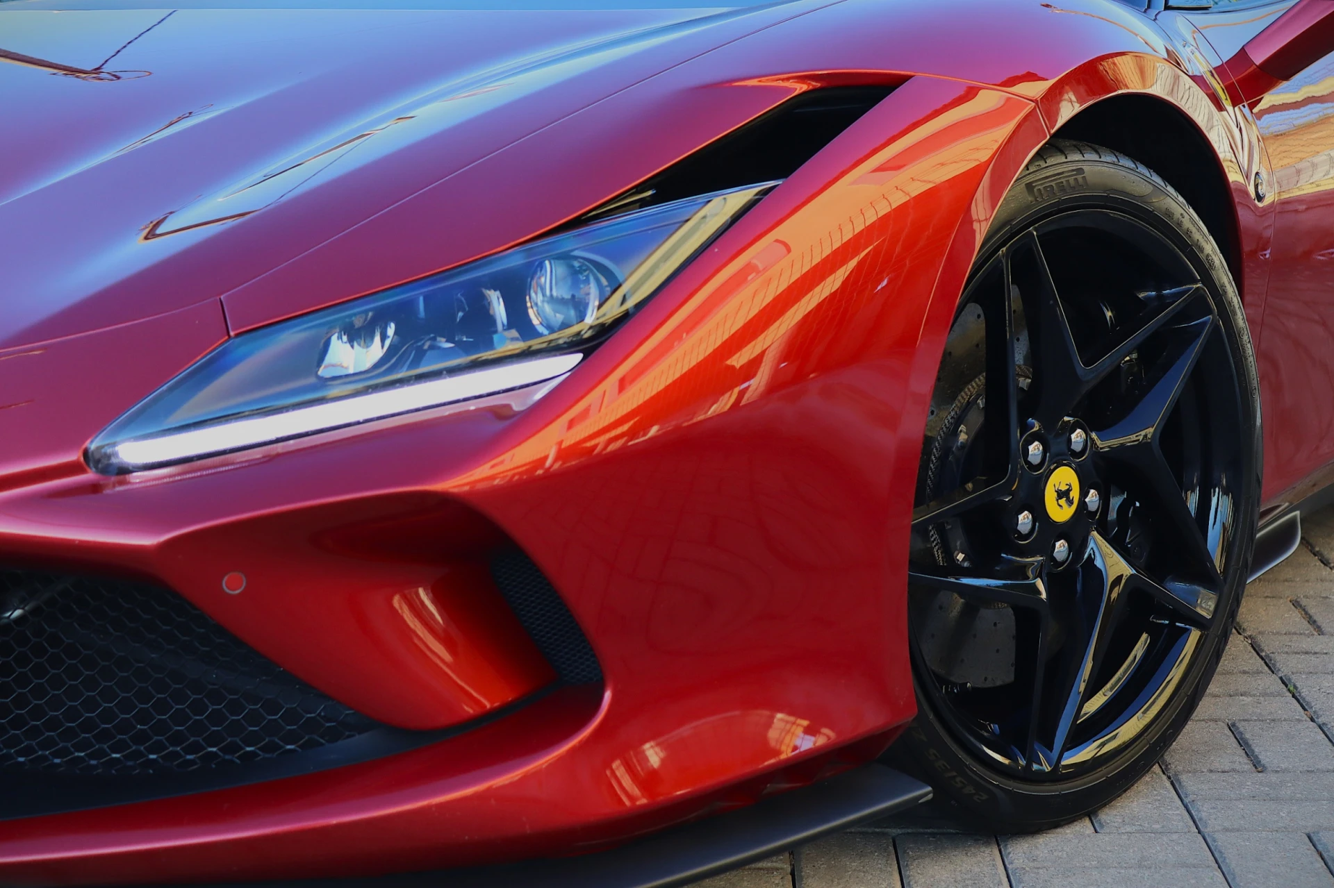 Ferrari F8 Tributo Standard 10
